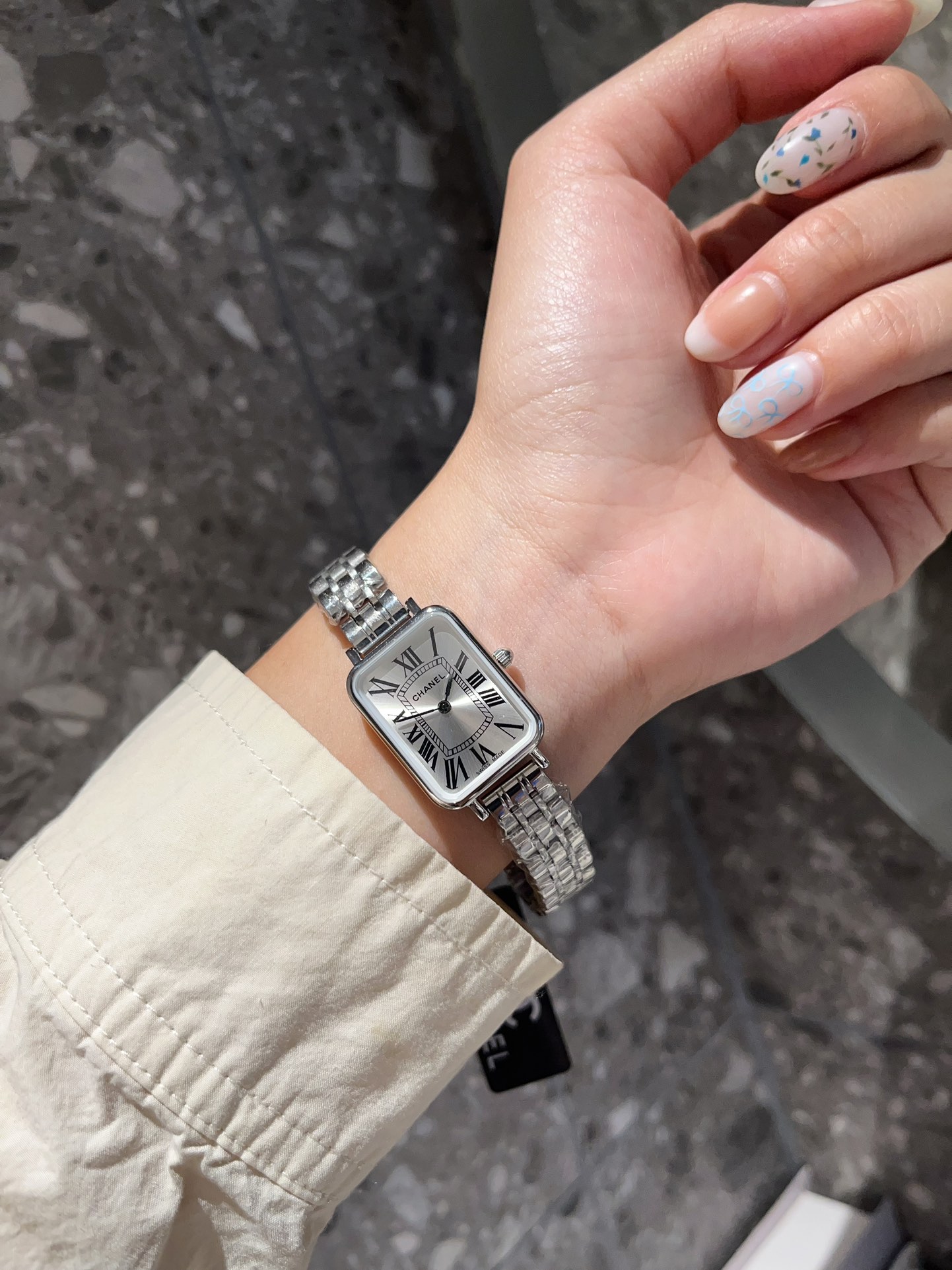 Chanel Premiere rose gold-tone case, diamond bezel, white dial, two-tone metal bracelet 20mm Women's Quartz