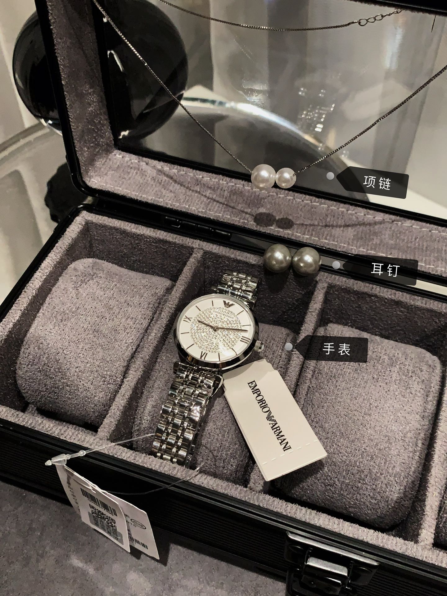 “Real Cash in Unsuitable Boxes: Armani Watch with Diamond” - 图片 1