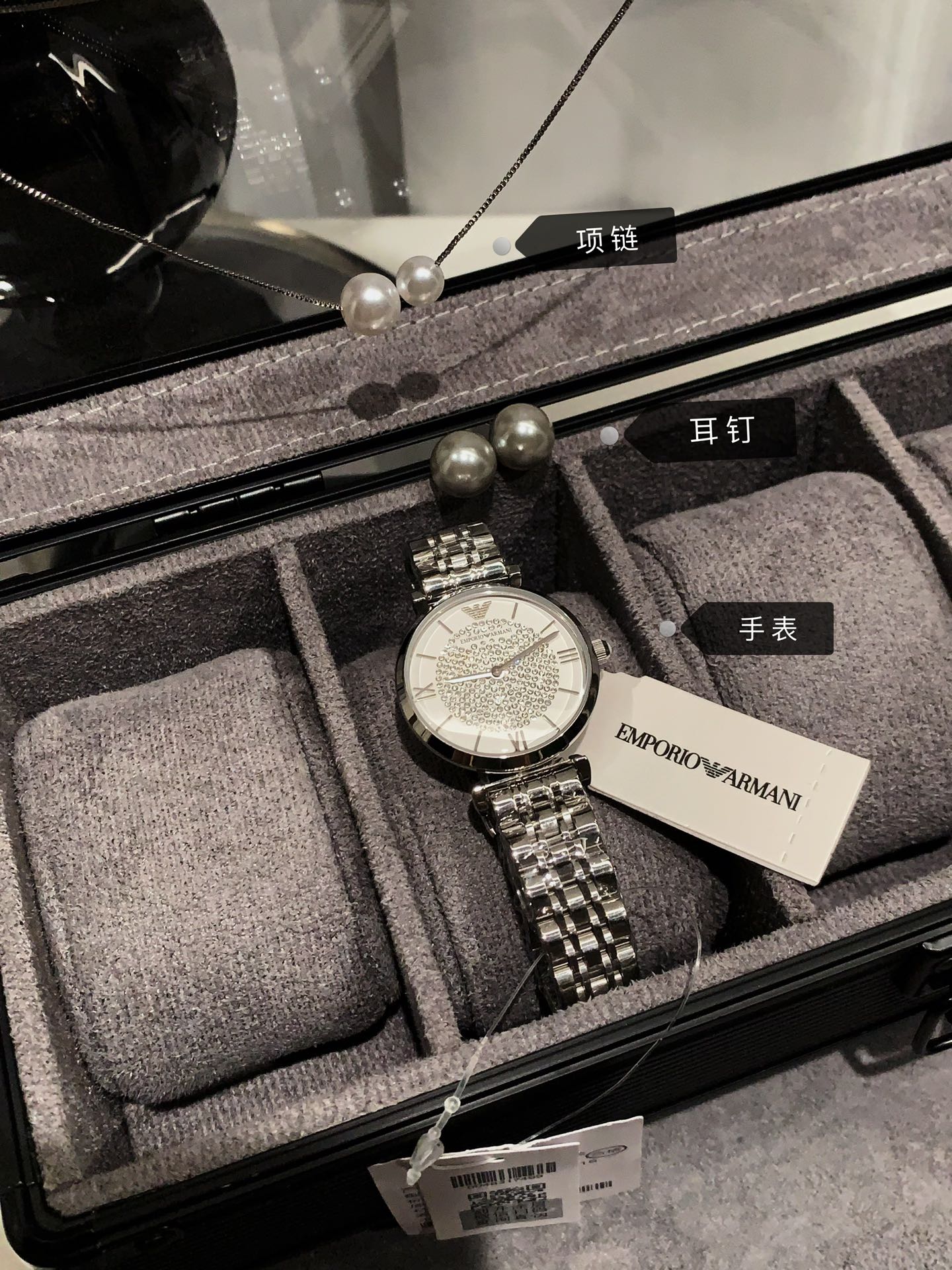 “Real Cash in Unsuitable Boxes: Armani Watch with Diamond” - 图片 2