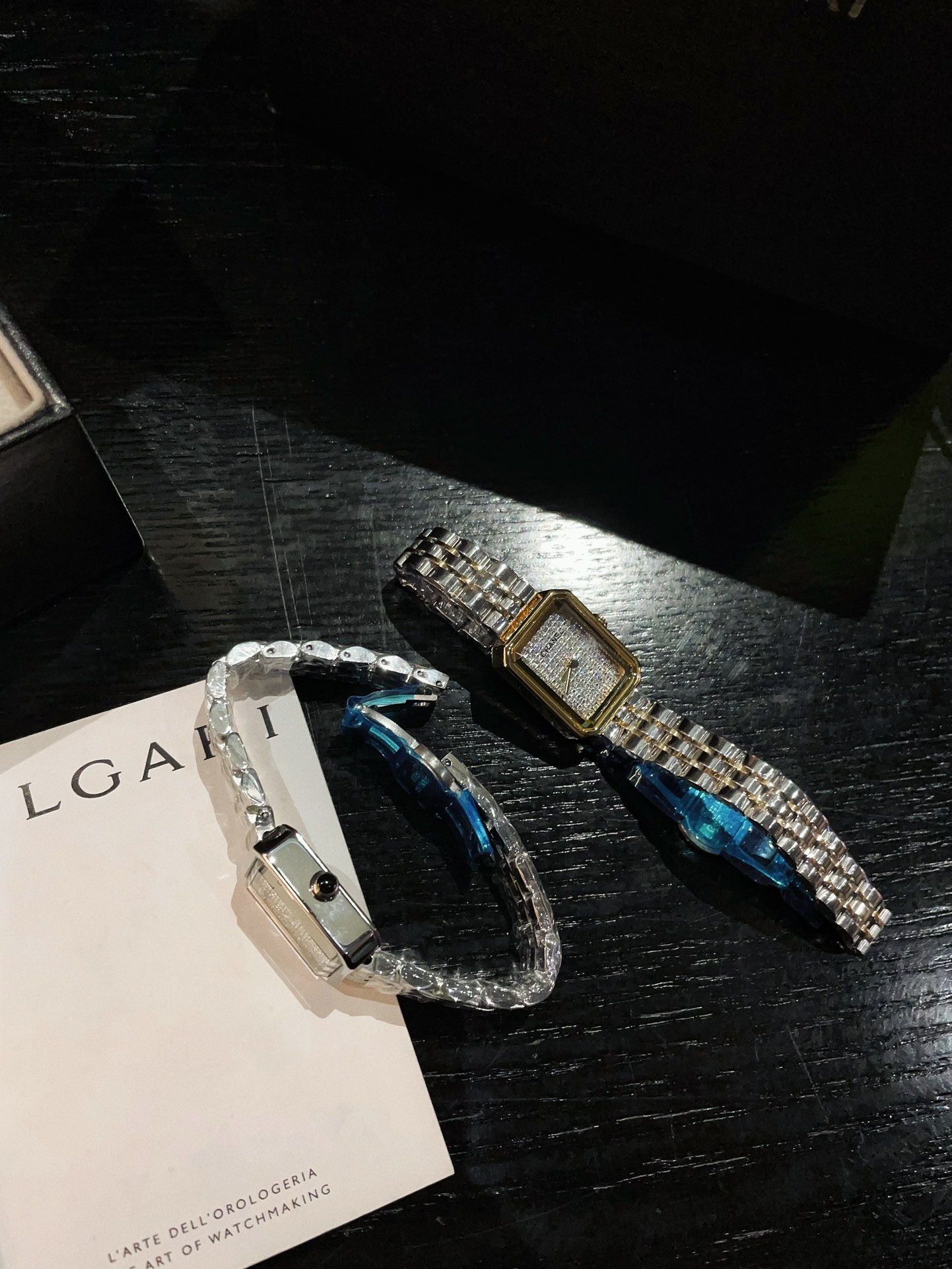 Exquisite Stone Watch Collection by Ms. Chanel: Perfect Timepieces with Unique Diamond Twigs. - 图片 8