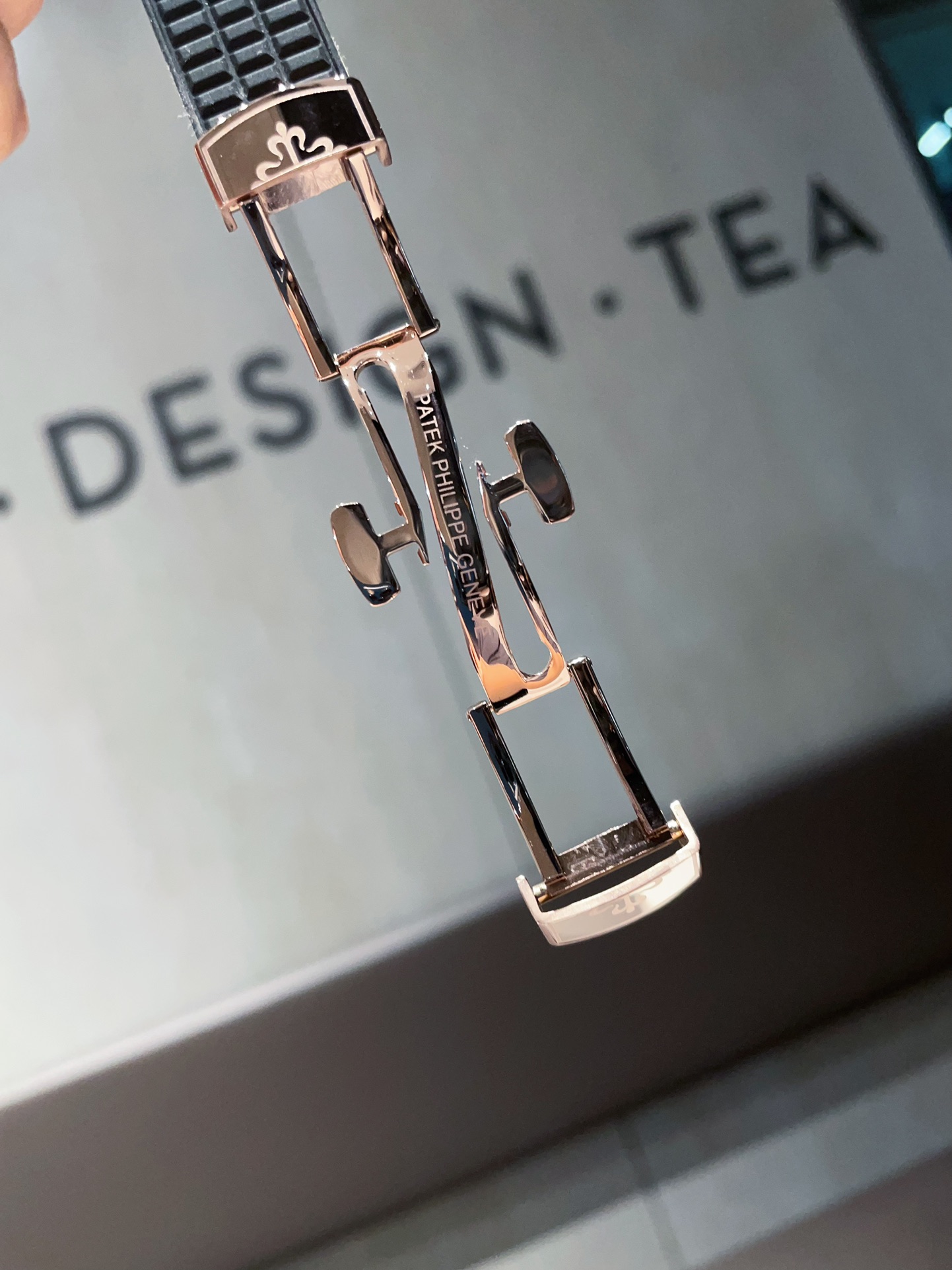 Patek Philippe Grenade Wrist Watch: Exclusive Launch with Glass Lens and Steel Hull - 图片 8