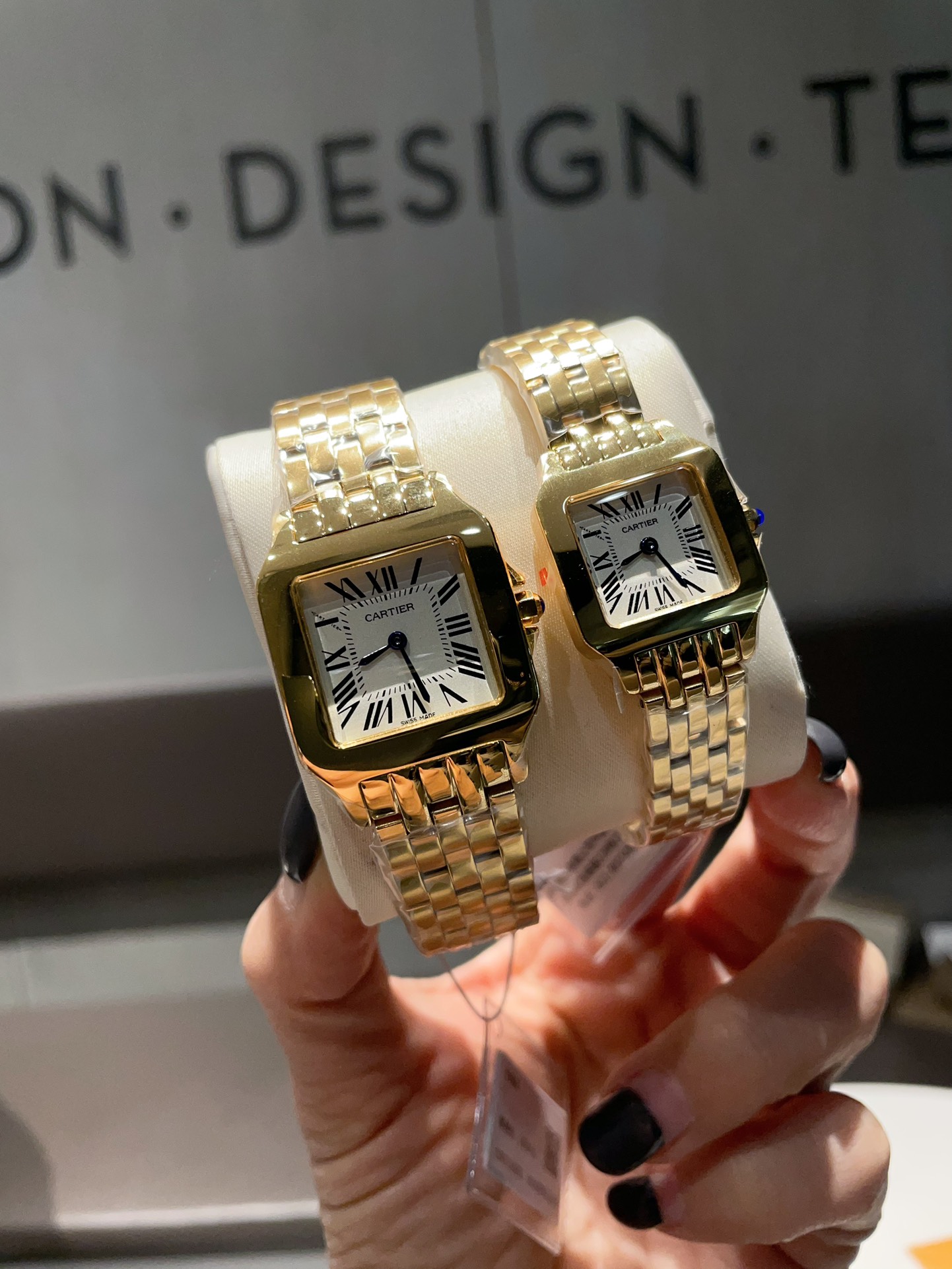 NO:393646,White Gold Diamond 20 Cartier Retro Sandus Series Medium size width 26mm Length 36mm Small size width 21mm Length 28mm [Sun] Imported quartz movement, 316L stainless steel case bracelet. Cyanite crown!  Quenched steel blue pointer, hidden folding clasp, cartier19860909白 金 钻20 卡地亚复古山度士系列 中号尺寸宽度26mm长度36mm 小号尺寸宽度21mm长度28mm [太阳]进口石英机芯,316L精钢表壳表链.蓝晶石表冠！淬火钢蓝指针,隐藏式折叠表扣,,cartier,Watch