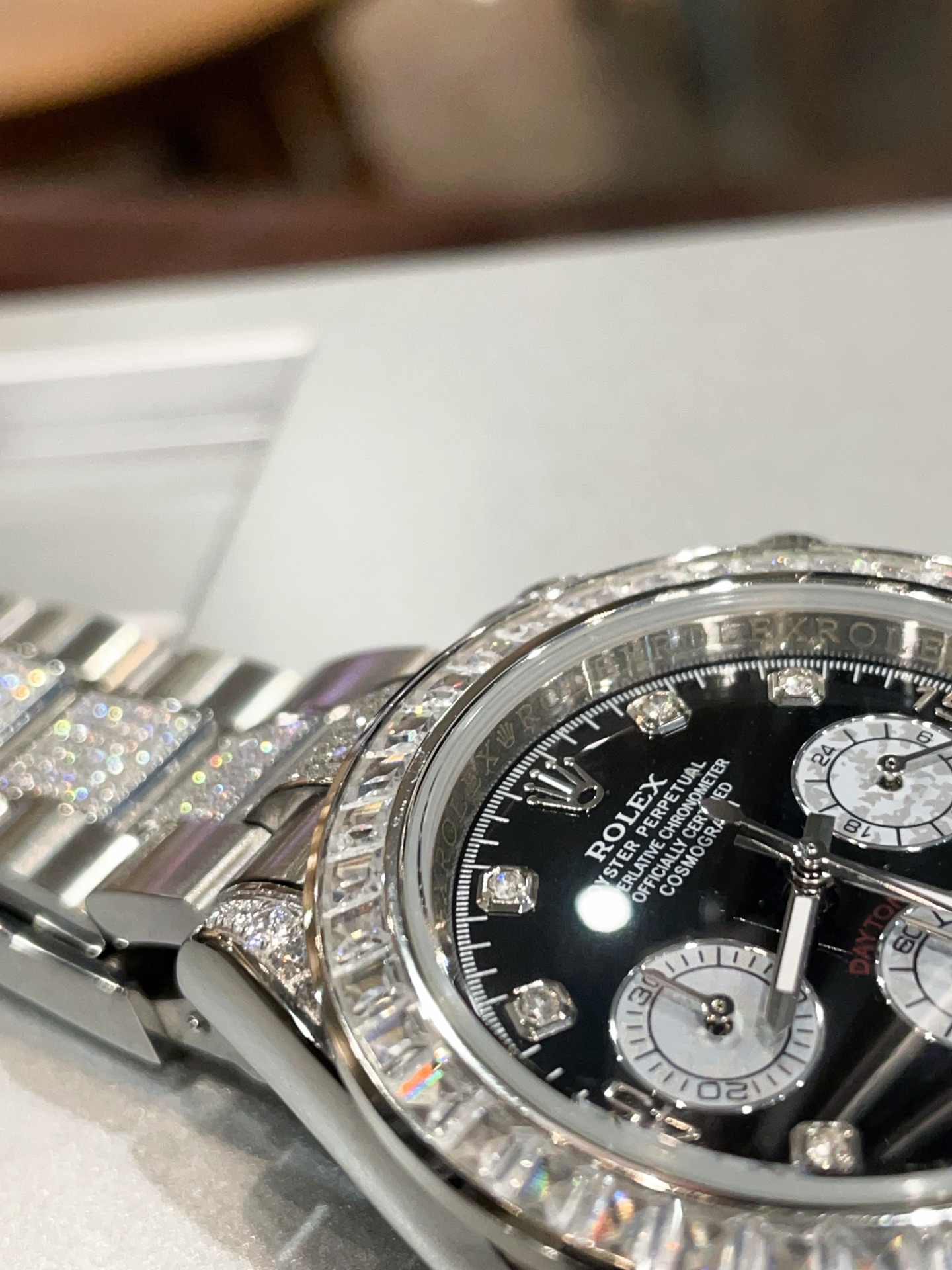 Rolex Rainbow Diton 770 Drilling Belt 900: Precious Stone Embedding Perfection - 图片 9