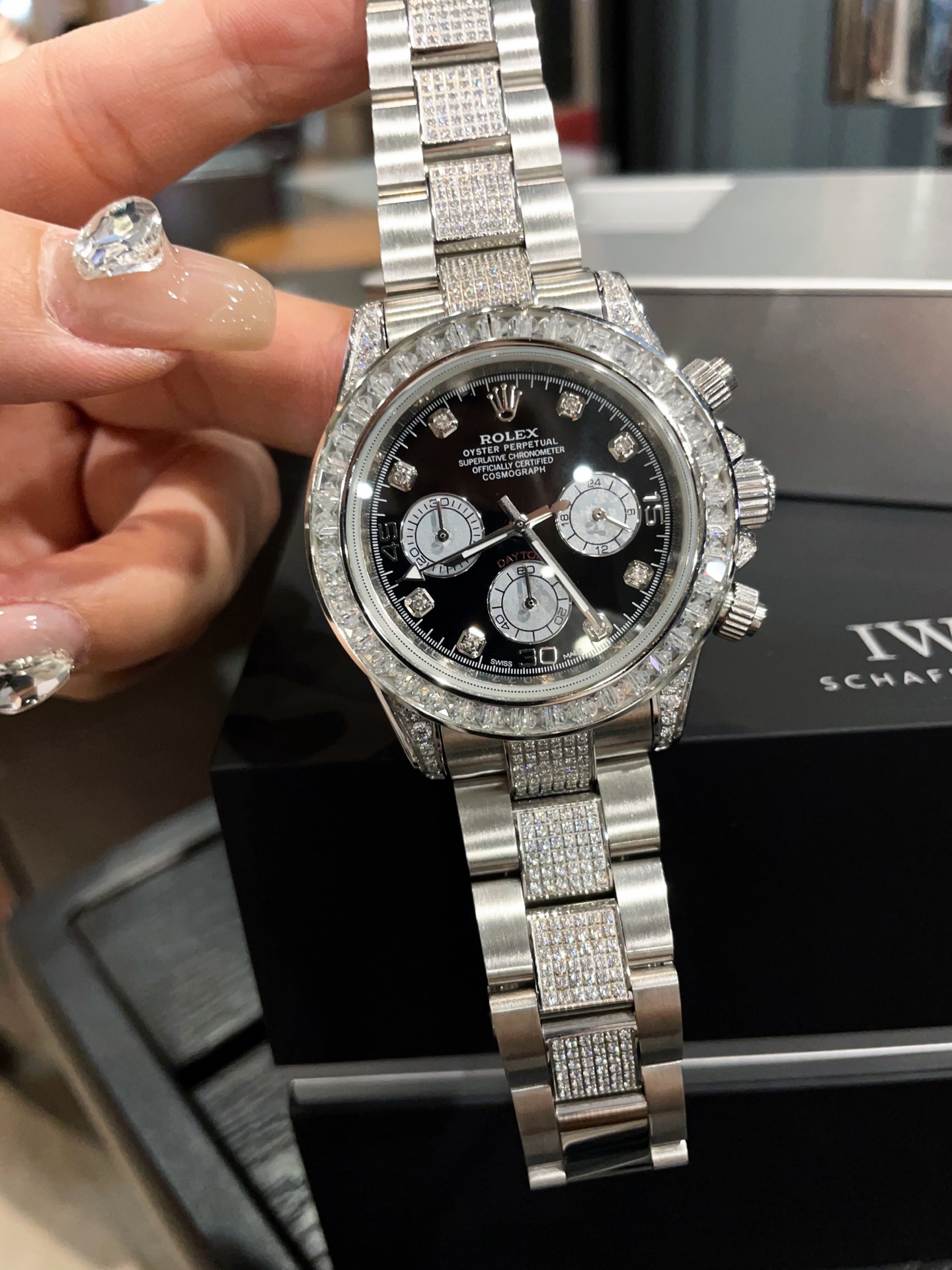 Rolex Rainbow Diton 770 Drilling Belt 900: Precious Stone Embedding Perfection - 图片 2