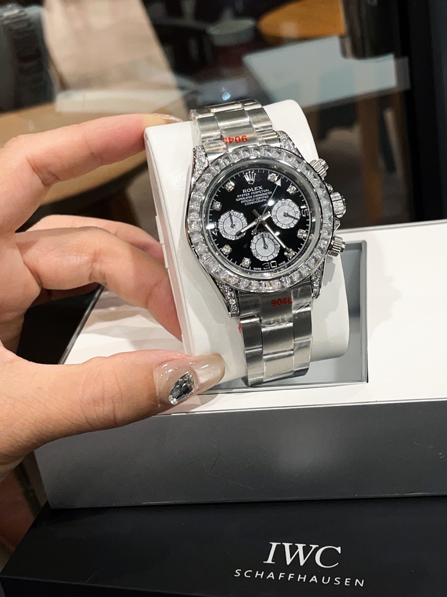 Rolex Rainbow Diton: 770 Gems, Rig 450 – Unique and Beautiful Timepiece - 图片 3