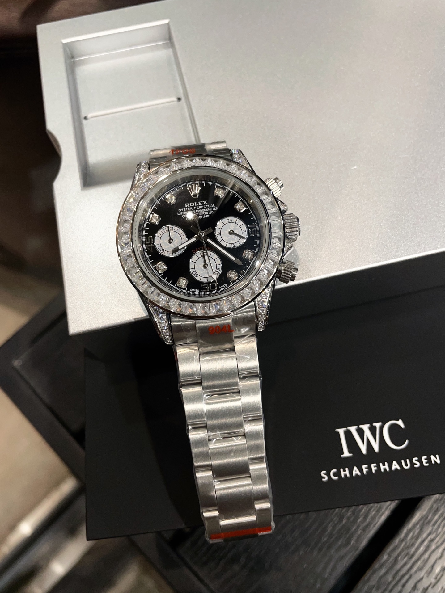 Rolex Rainbow Diton: 770 Gems, Rig 450 – Unique and Beautiful Timepiece - 图片 2