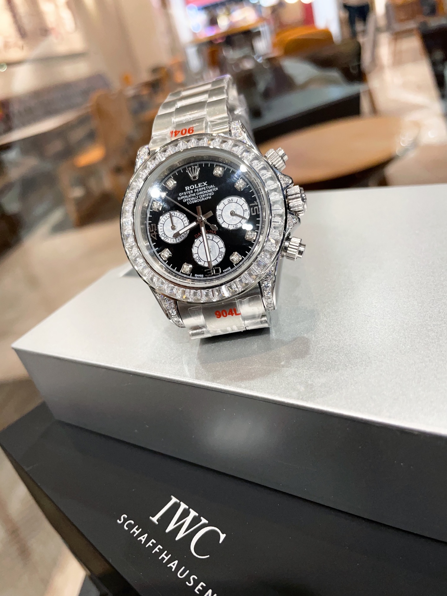 Rolex Rainbow Diton: 770 Gems, Rig 450 – Unique and Beautiful Timepiece - 图片 8