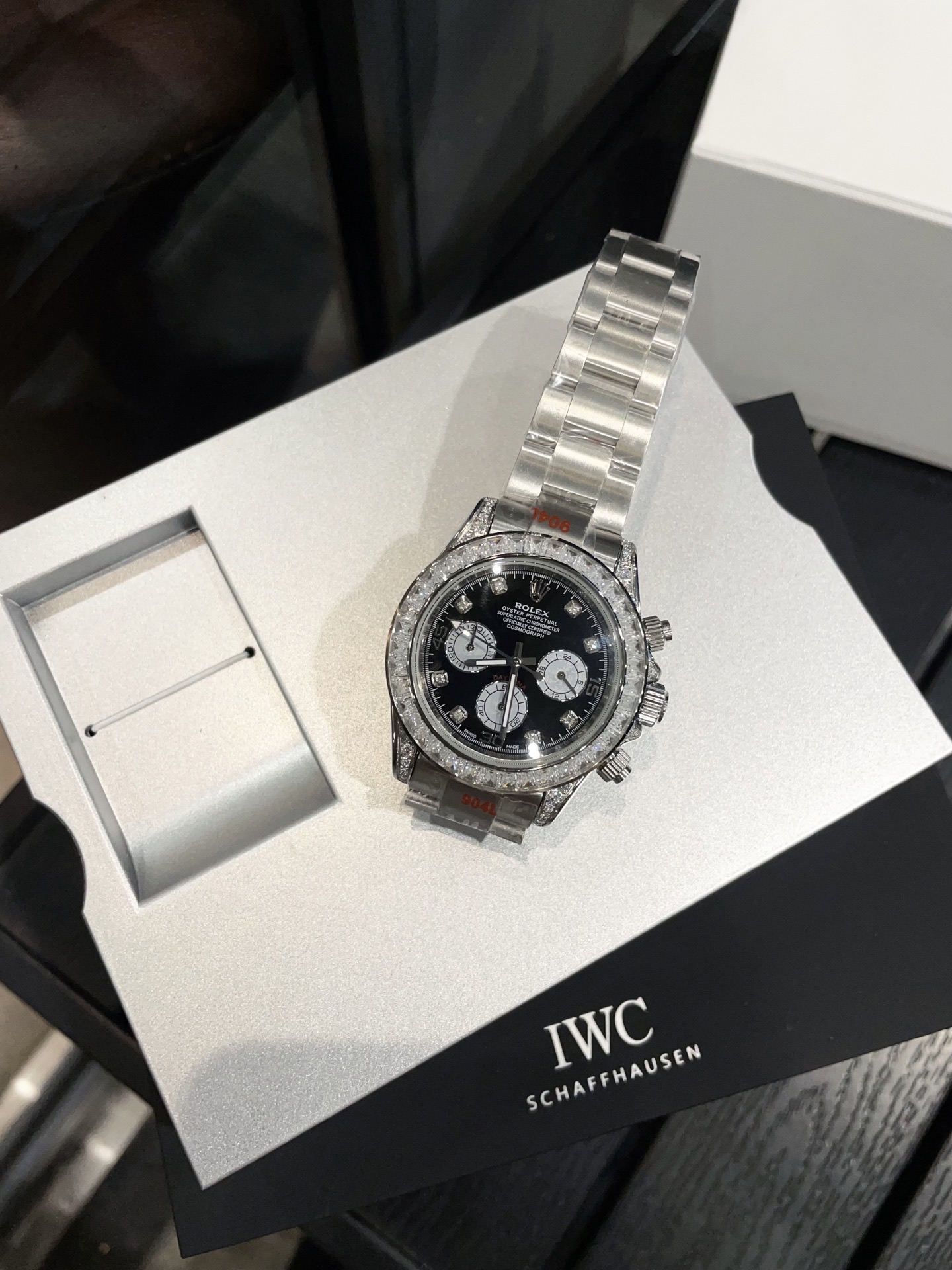 Rolex Rainbow Diton: 770 Gems, Rig 450 – Unique and Beautiful Timepiece - 图片 6