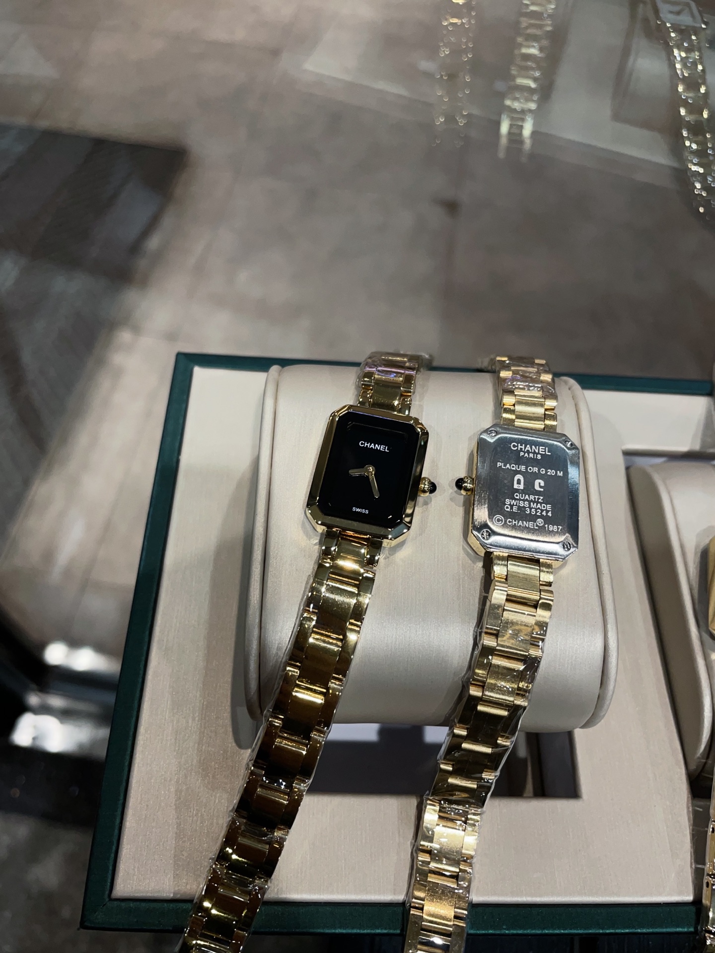 Chanel Premiere silver-tone case and bracelet, black dial 26mm Women's Quartz