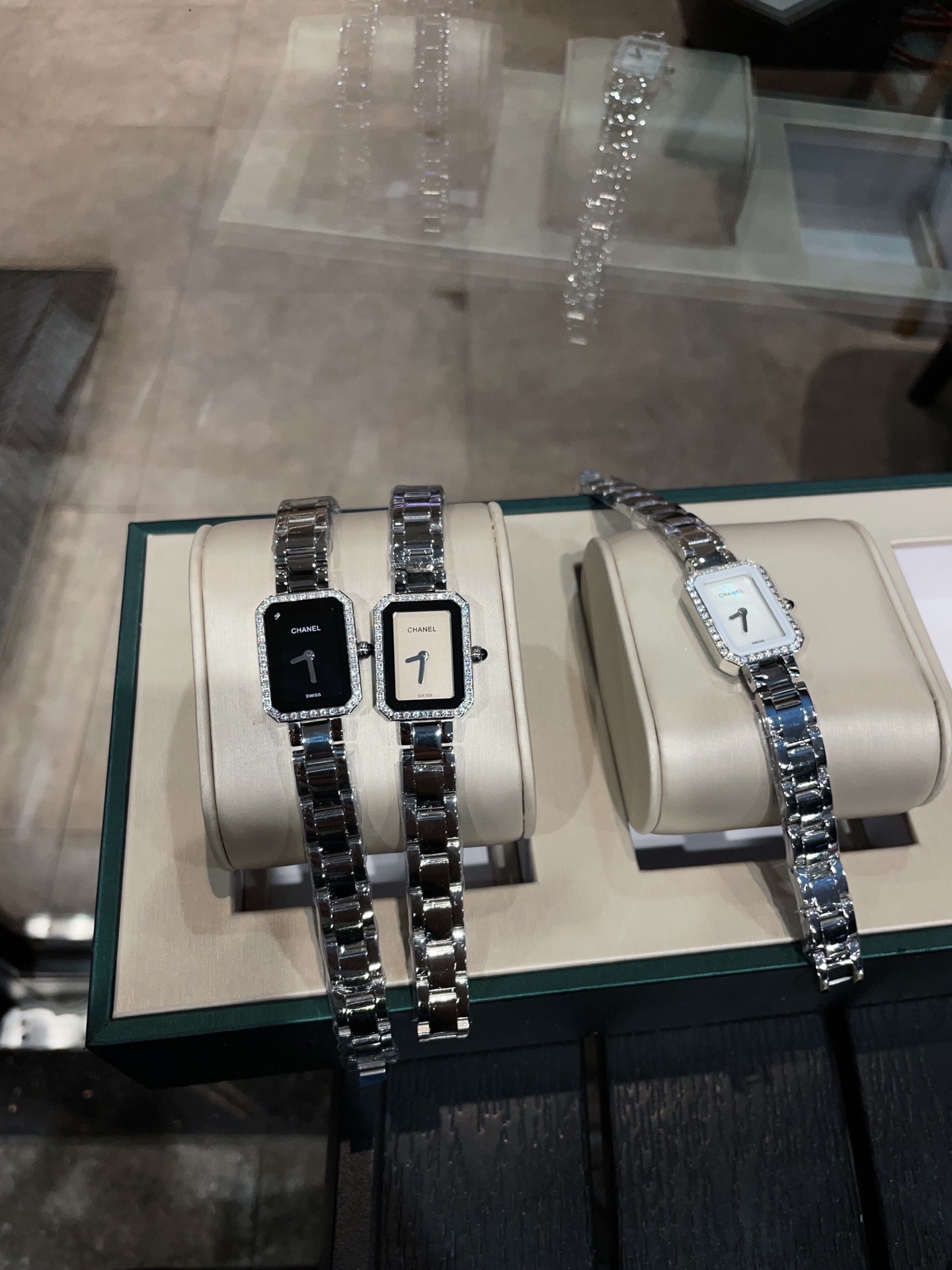 Chanel Première Rock Cassa in oro, lunetta con diamanti, quadrante nero/bianco, bracciale in oro 30 mm Quarzo da donna
