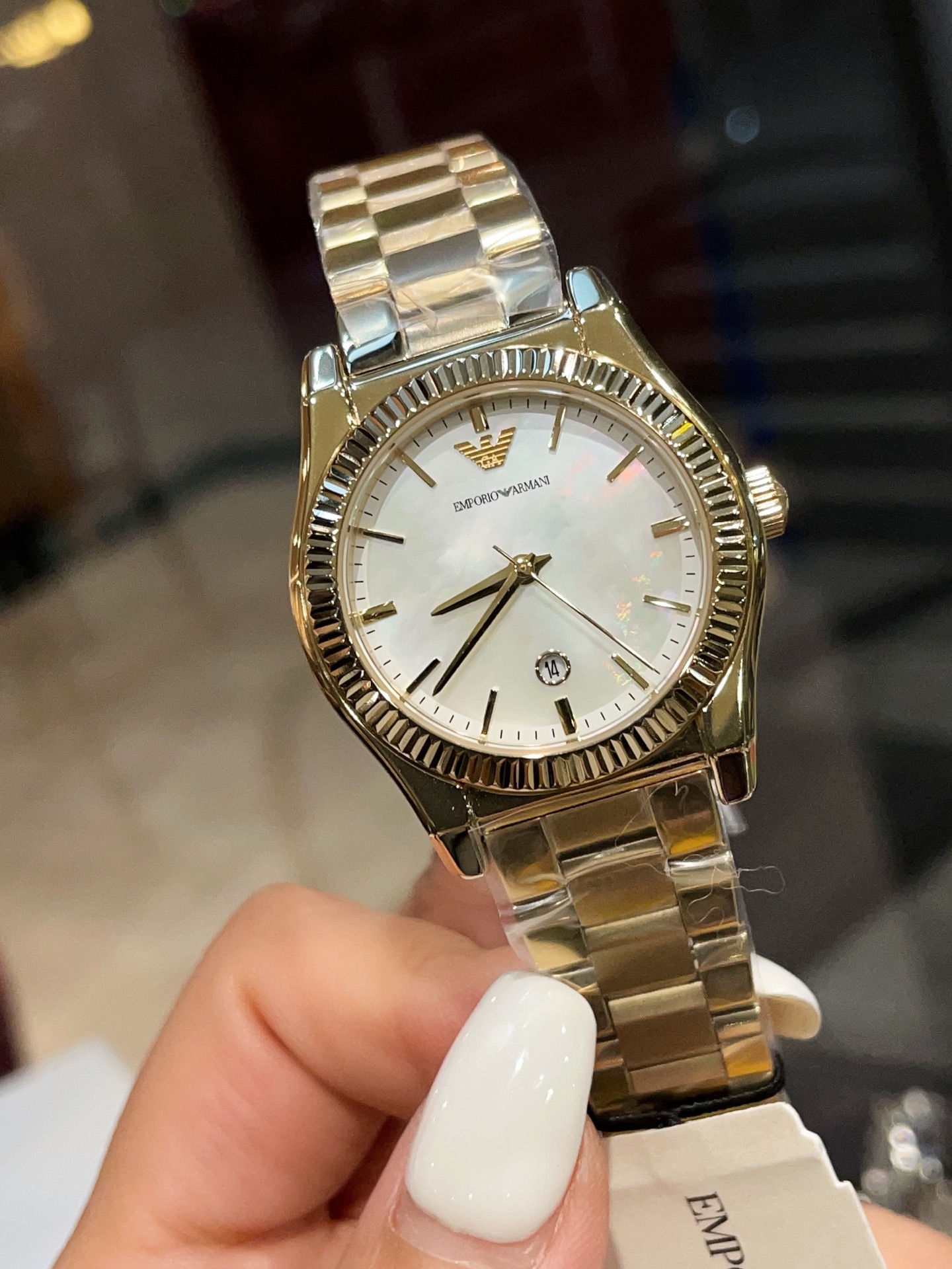 NO:393640,White Gold Diamond 20 Original Single Armani ARMANI Women's Watch Model ar11657 Case Stainless Steel Watch Glass Mineral Strengthened Glass Strap Stainless Steel (Width 16mm) Size 32MM Simple and fashionable Visual refreshing, Illusionate white mother-of-pearl dial interpretation is still aesthetic Brilliant charming, Armani, Armani19860909白 金 钻20 原单阿玛尼ARMANI女表 型号ar11657 表壳精钢 表镜矿物质强化玻璃 表带精钢（宽度16mm） 尺寸32MM 简约时尚 视觉清爽感,莹润白贝母表盘诠释依然美学 璀璨迷人,,armani,armani,Watch