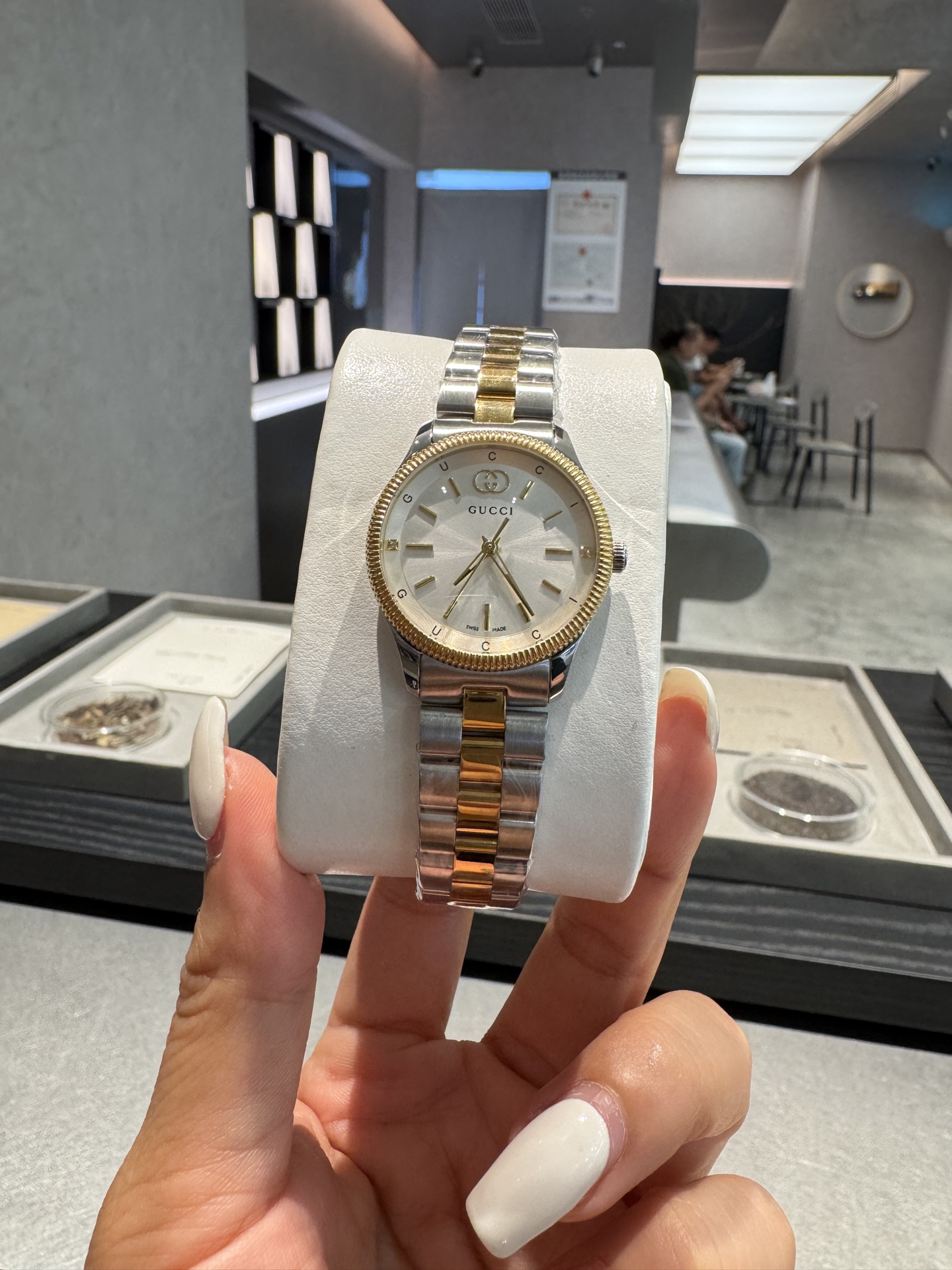 Gucci G-Timeless Essentials Watch, Stainless Steel & Gold, Elegant Design 5 i1747975075593 4008 0 5