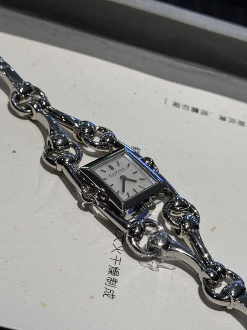 Gucci Women's Silver-Tone Bracelet Watch with Swiss Quartz Movement 1 Gucci Women's Silver-Tone Bracelet Watch with Swiss Quartz Movement