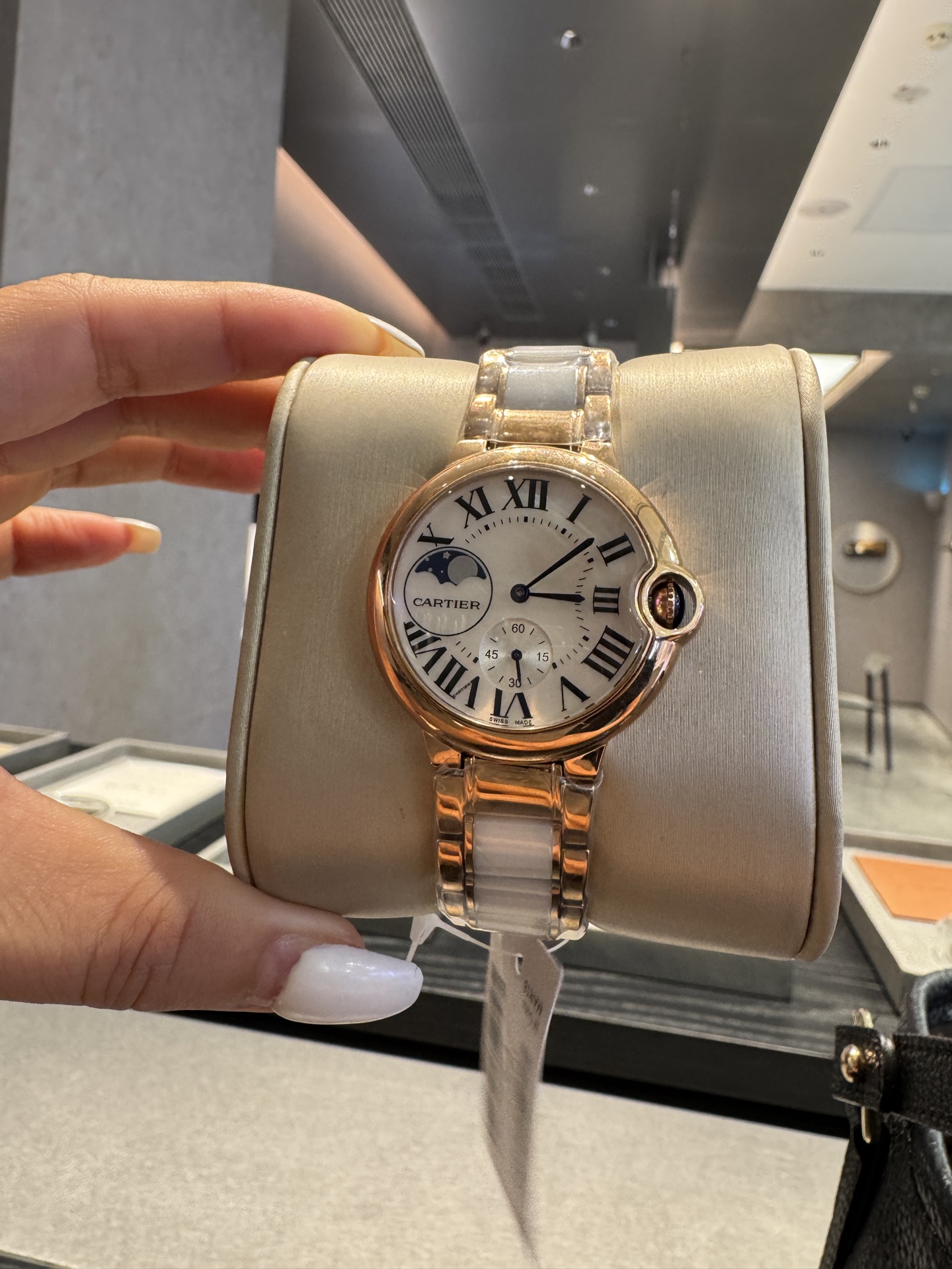 Cartier Ballon Bleu de Cartier Moon Phase lunetta della cassa in oro rosa, quadrante guilloché argento, bracciale in oro rosa e bianco 36 mm Automatico da donna