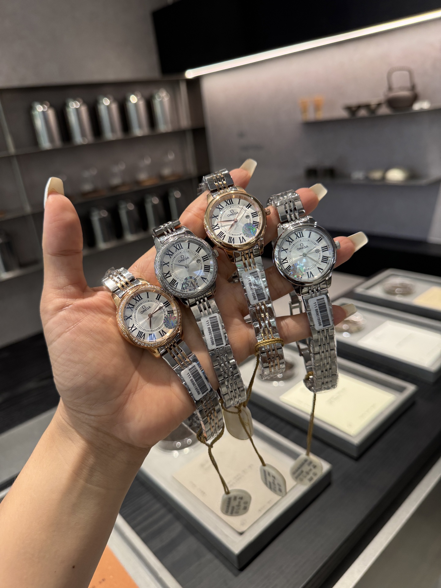 NO:394068,Platinum Steel belt inlaid with diamonds, meet the right person at the right time [rose] Time will never forget the beauty of your first meeting [celebration] [celebration] [celebration] Omega~ OMEGA goddess must-have quartz watch Imported quartz-3-pin movement plated blue light glass mirror 316 stainless steel diamond case stainless steel strap diameter 35mm thickness 9mm, omega19860909白金 钢带镶钻, 在对的时间遇到对的人[玫瑰]时光从不会淡忘与你初见的美[庆祝][庆祝][庆祝]欧米茄~ OMEGA女神必备石英腕表 进口石英-3针机芯镀蓝光玻璃镜面316精钢镶钻表壳精钢表带直径35mm 厚度9mm,,omega,Watch