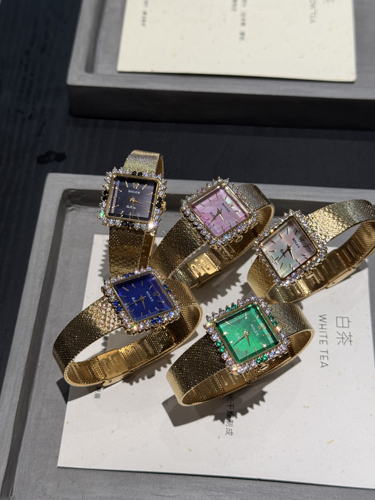批💰300 Rolex vintage 时光沉淀的美💫绽放在70年代的太阳花，宝藏古董劳力士太惊艳，普通腕表随潮流褪色，劳力士随岁月增值，早期的设计，今日仍是巅峰。劳力士从未过时，只因真正的传奇无需迭代。尽显奢华与尊贵，让人眼前一亮。27✖️33mm