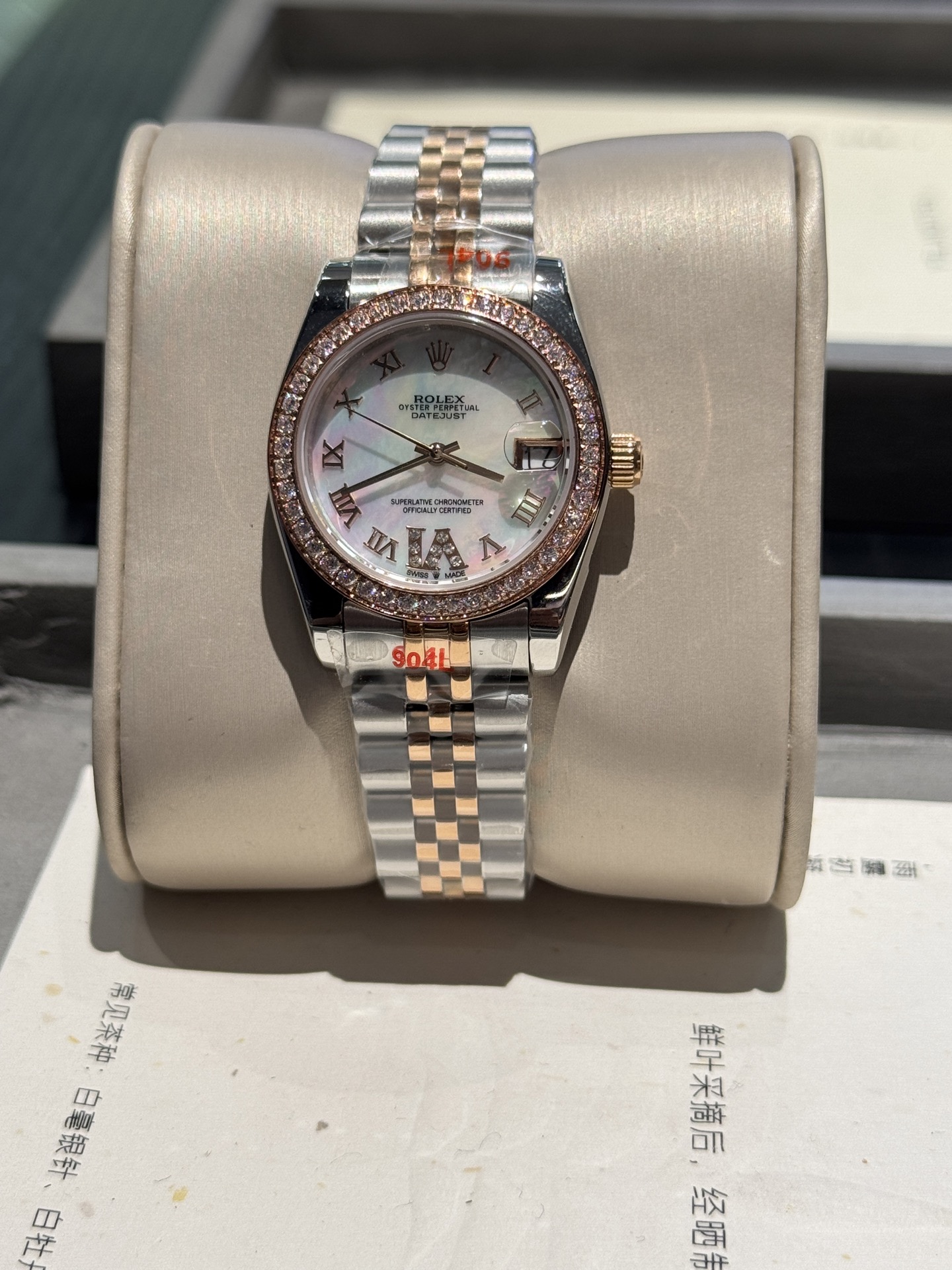 Elegant 31mm Women’s Watch with Steel Belts and Crystal Diamonds - 图片 5