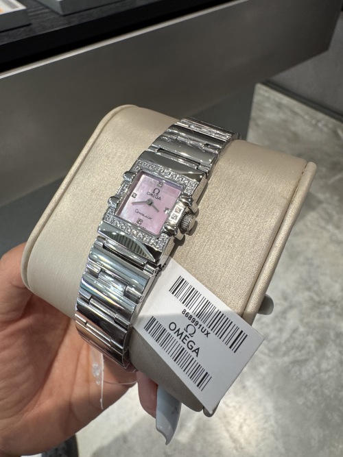 OMEGA Constellation Vintage Women's Watch with Diamond Bezel and Pink Dial 1 OMEGA Constellation Vintage Women's Watch with Diamond Bezel and Pink Dial