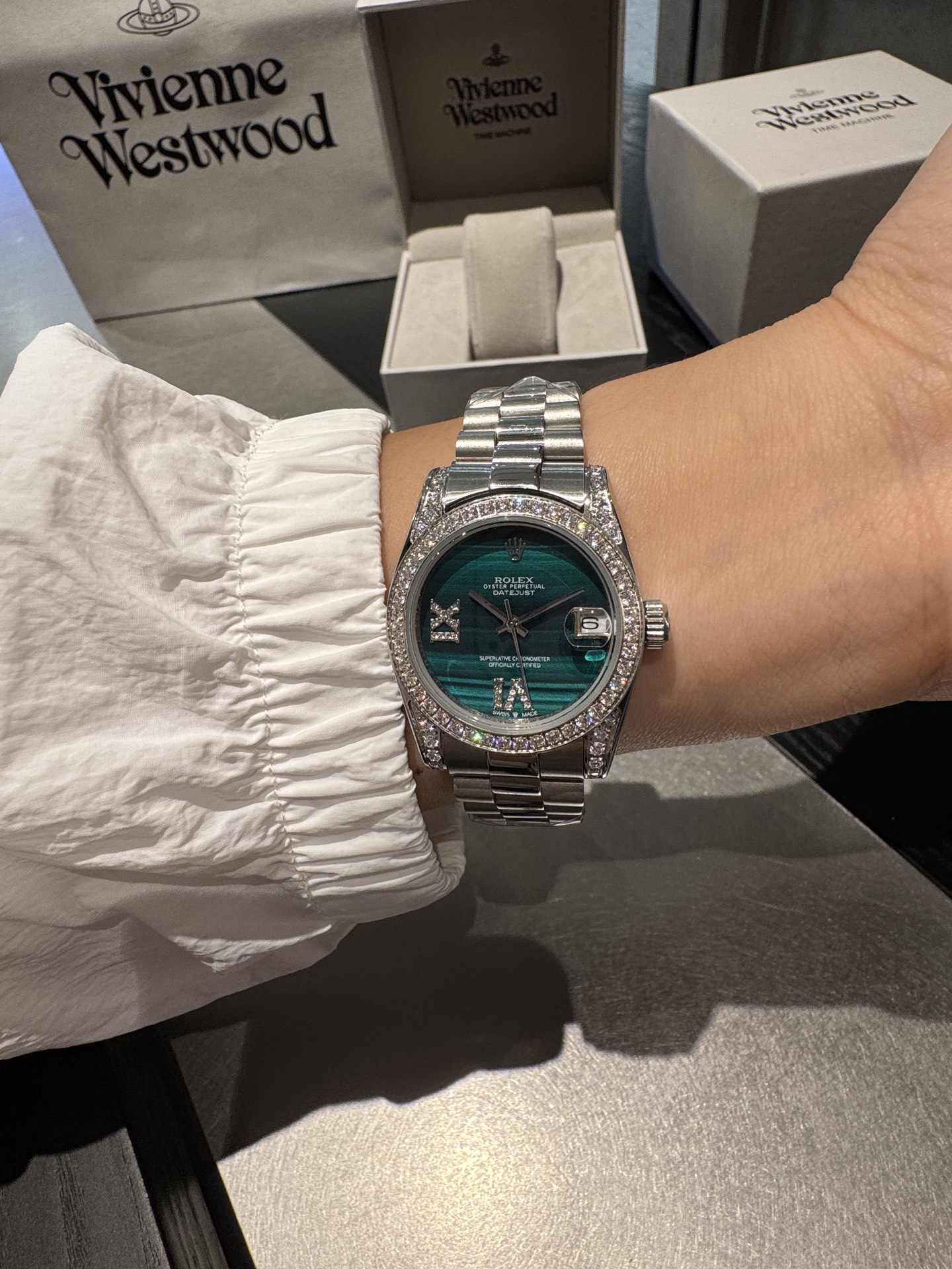 Rolex Datejust Emerald Green Dial Ladies Watch with Swarovski Crystal Accents 9 i1755668345576 3472 0 7
