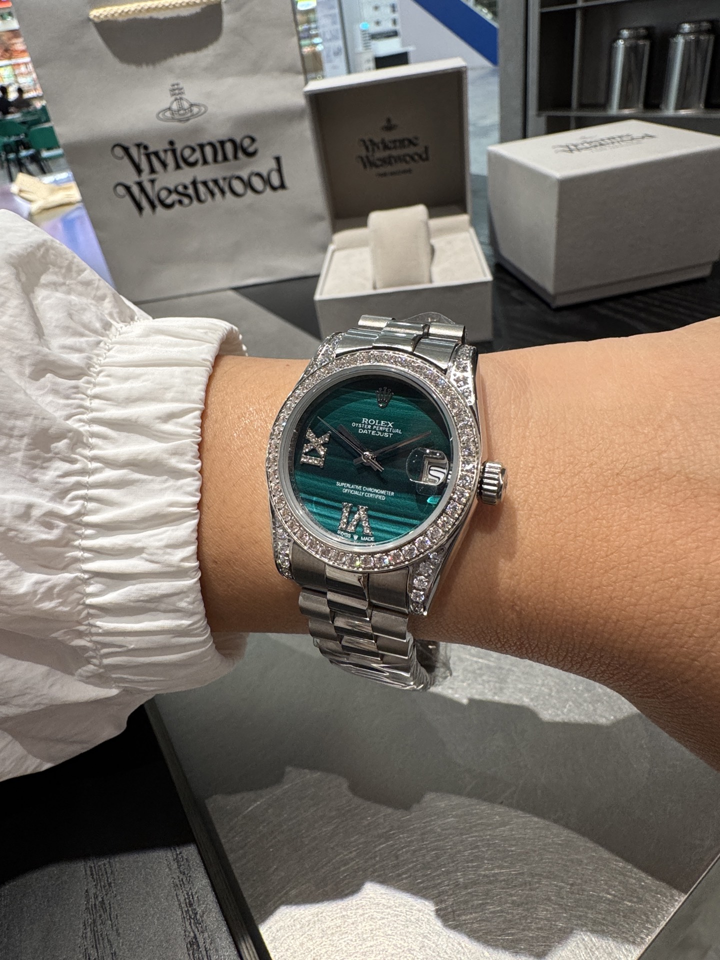 Rolex Datejust Emerald Green Dial Ladies Watch with Swarovski Crystal Accents 7 i1755668345611 1505 0 5