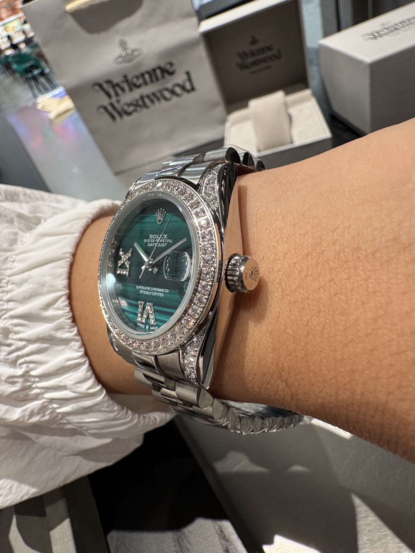 Rolex Datejust Emerald Green Dial Ladies Watch with Swarovski Crystal Accents 5 i1755668346944 4093 0 3