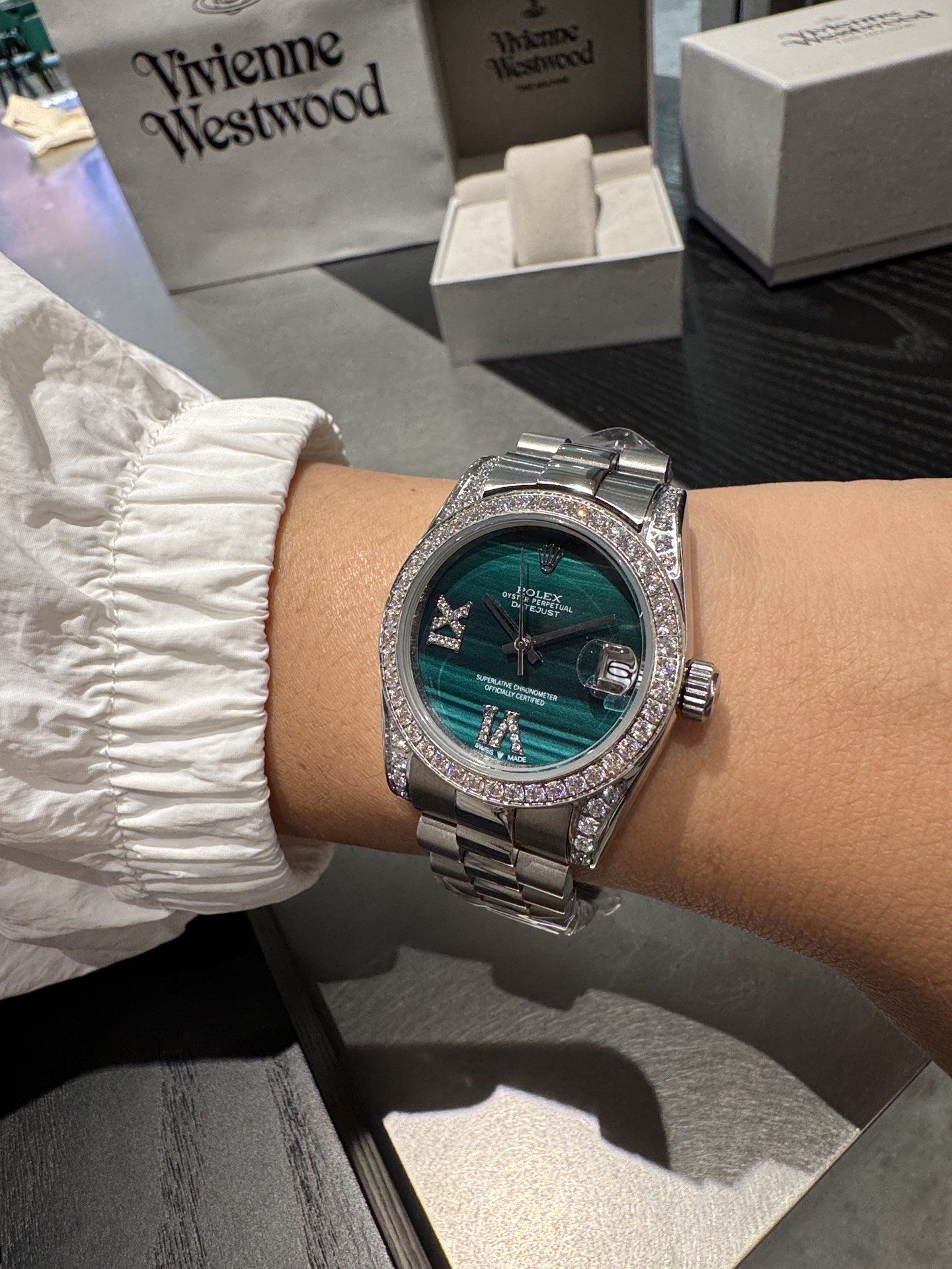 Rolex Datejust Emerald Green Dial Ladies Watch with Swarovski Crystal Accents 2 i1755668346951 5537 0 0