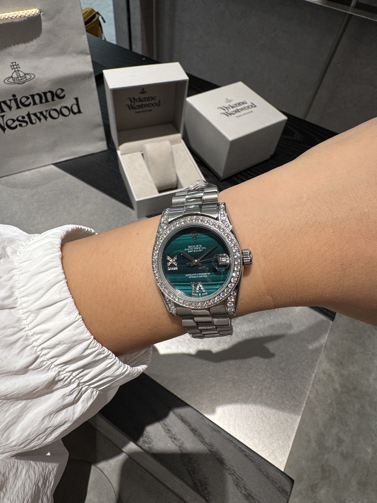 Rolex Datejust Emerald Green Dial Ladies Watch with Swarovski Crystal Accents 4 i1755668347037 4270 0 2