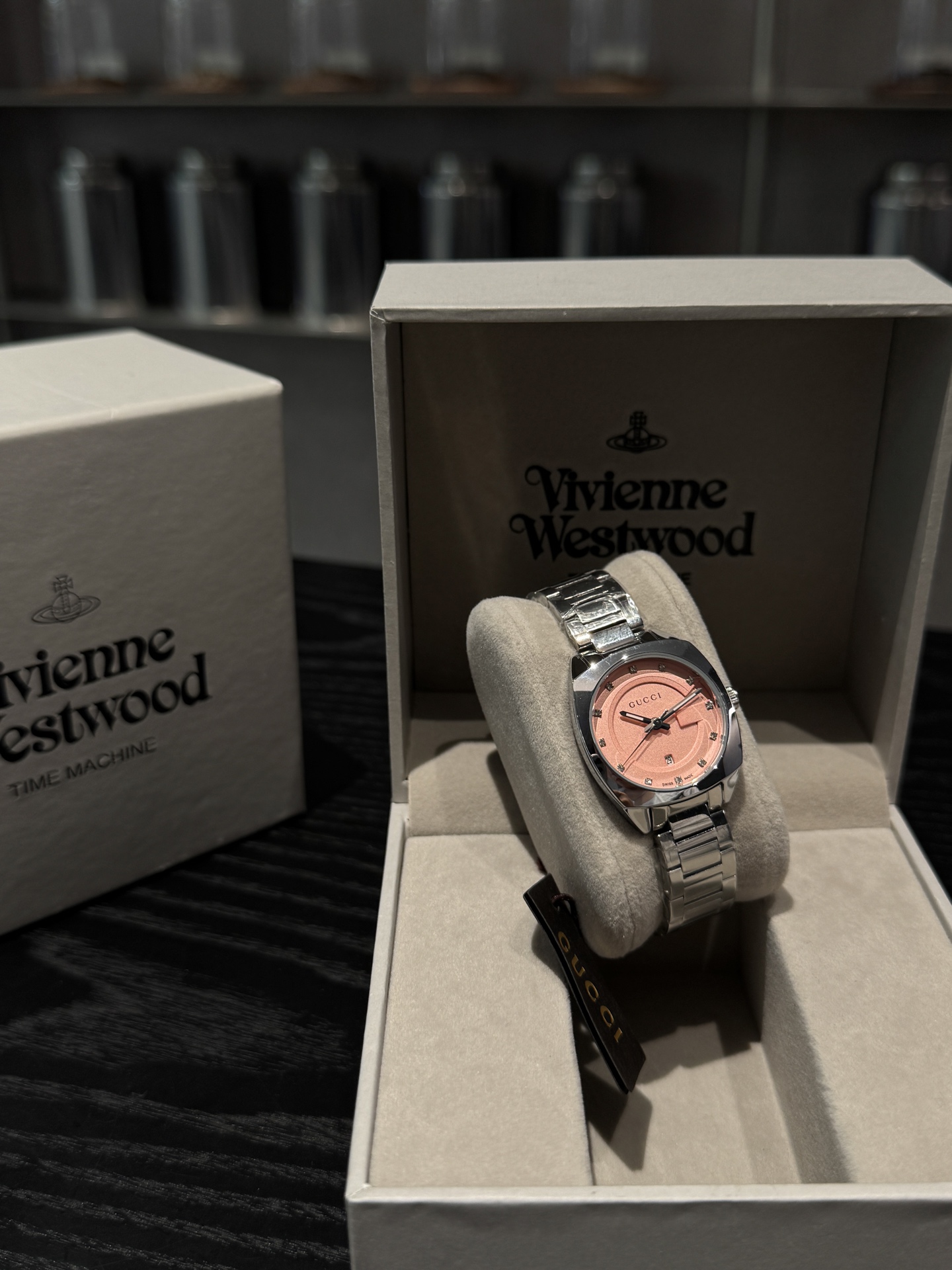 Montre Vivienne Westwood Interlocking avec Cadran Diamant et Bracelet en Acier