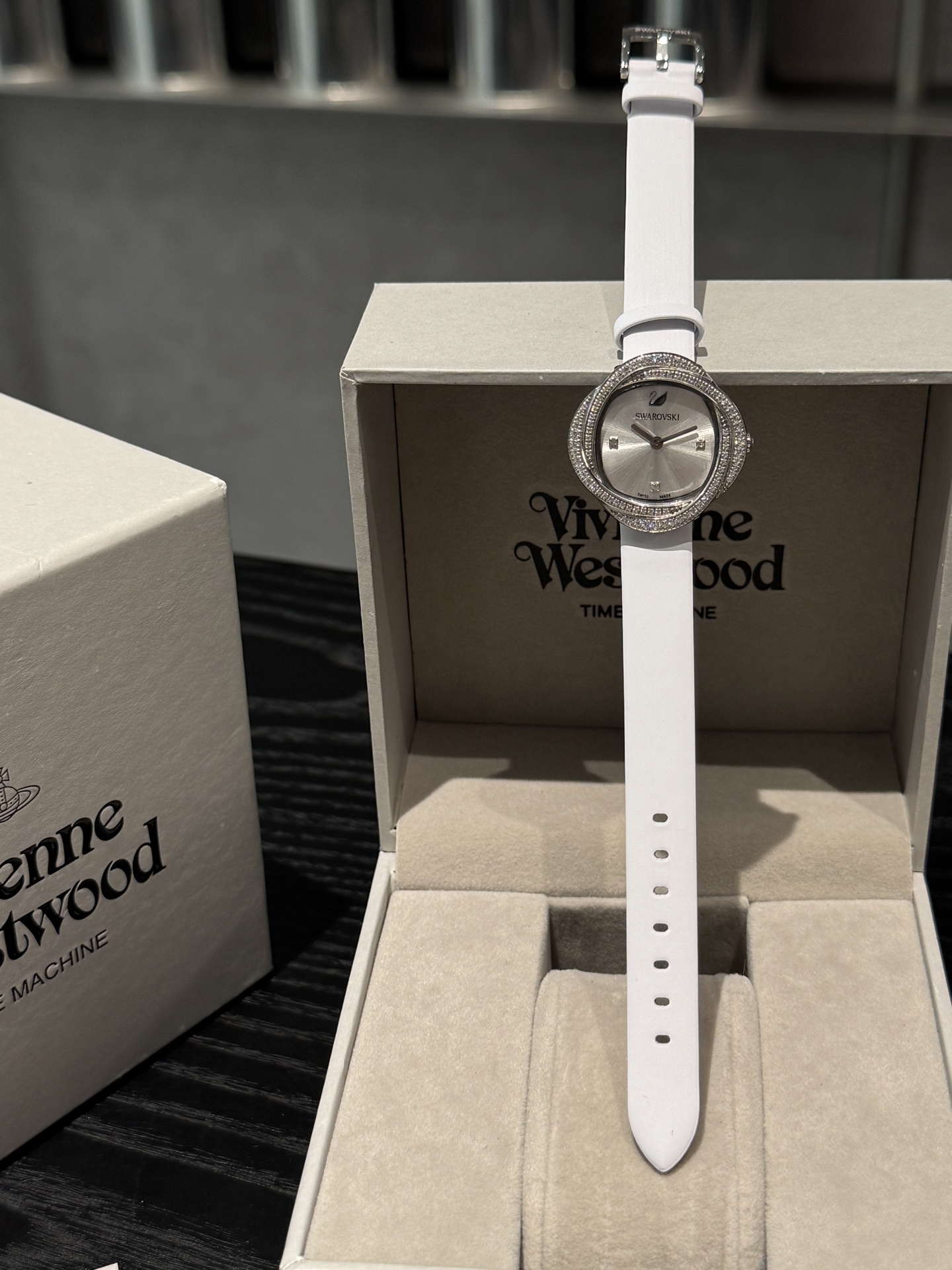 Swarovski Women's Silver-Tone Crystal Flower Watch with Leather Strap, 30mm 4 i1756796330246 9399 0 7