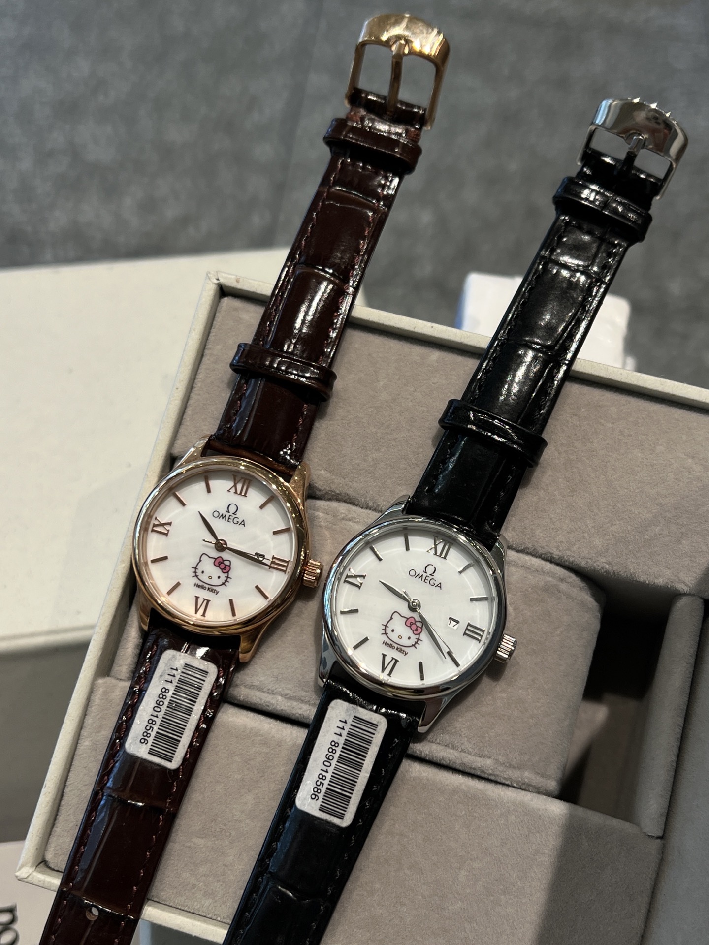 Omega De Ville Prestige Hello Kitty Dial silver or rose gold case, white dial, black or brown leather strap 34mm Women's Quartz