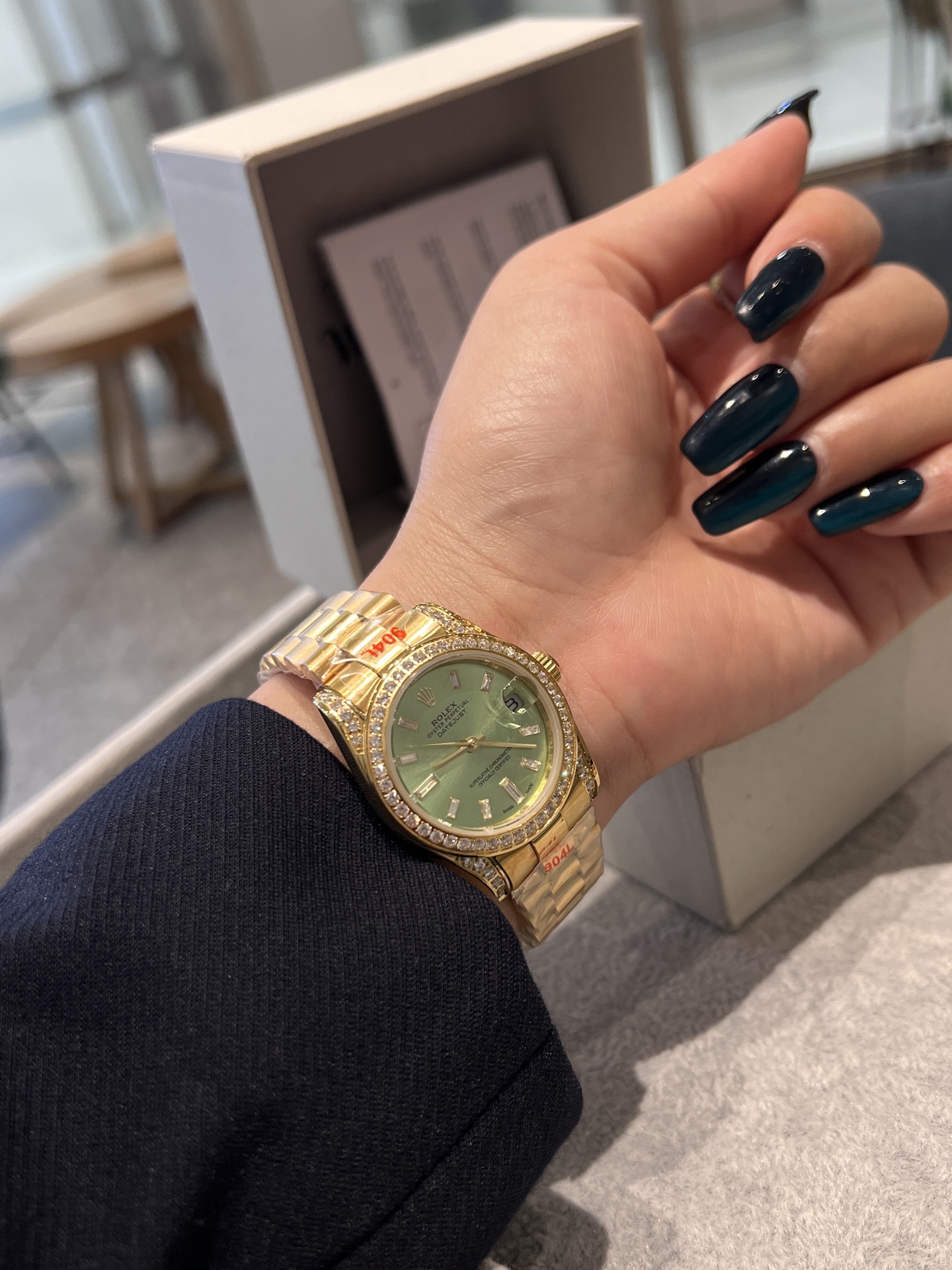 💰白480 金500
劳力士 日志 系列经典女款 实芯钢带-原装压扣  进口机芯 小红书火爆推荐 设计显出独特高贵优雅女神气质！316精钢表壳搭配施华洛世奇水晶钻石，纯手工镶嵌而成，女性气质，高端大气，不显浮华的风格广受成功人士喜爱，逐渐深刻人心，并备受各界女士推重。工艺精湛，糅合尊贵、典雅和独特气质于一身 尺寸31mm🧚‍♀️🧚‍♀️🧚‍♀️