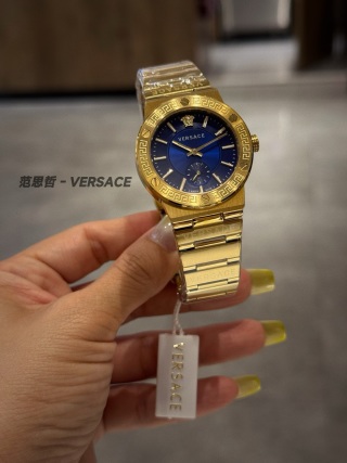 Versace Greca Logo Chrono detail 2