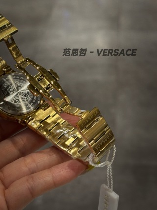 Versace Greca Logo Chrono detail 9