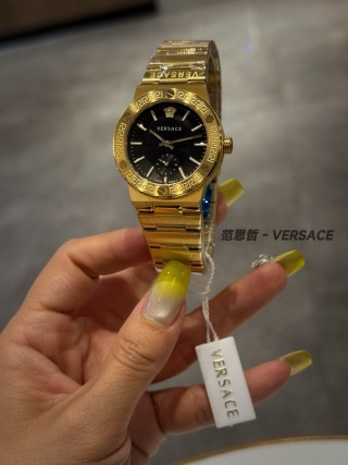 Versace Greca Logo Chrono detail 4