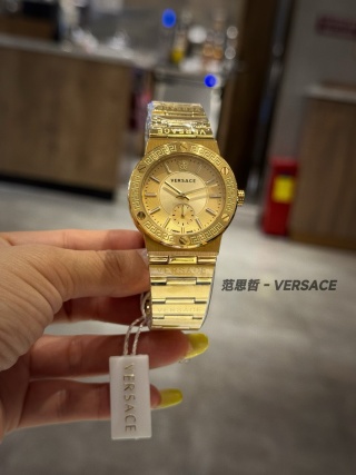 Versace Greca Logo Chrono detail 5
