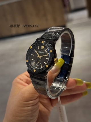 Versace Greca Logo 36mm Small Seconds detail 3