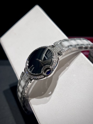 Cartier Ballon Bleu detail 4