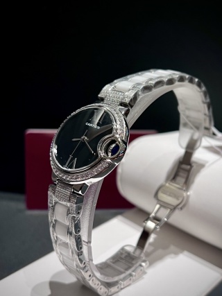 Cartier Ballon Bleu detail 3