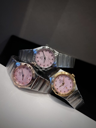 Omega Constellation 28mm Quartz Meteorite Dial detail 8