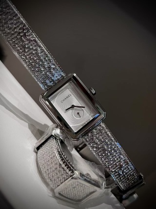 Chanel BOY·FRIEND TWEED detail 5