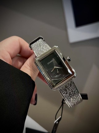 Chanel BOY·FRIEND TWEED detail 1