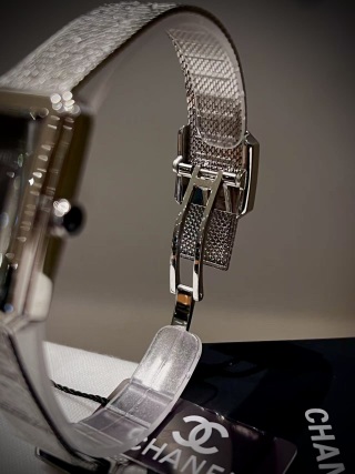 Chanel BOY·FRIEND TWEED detail 5
