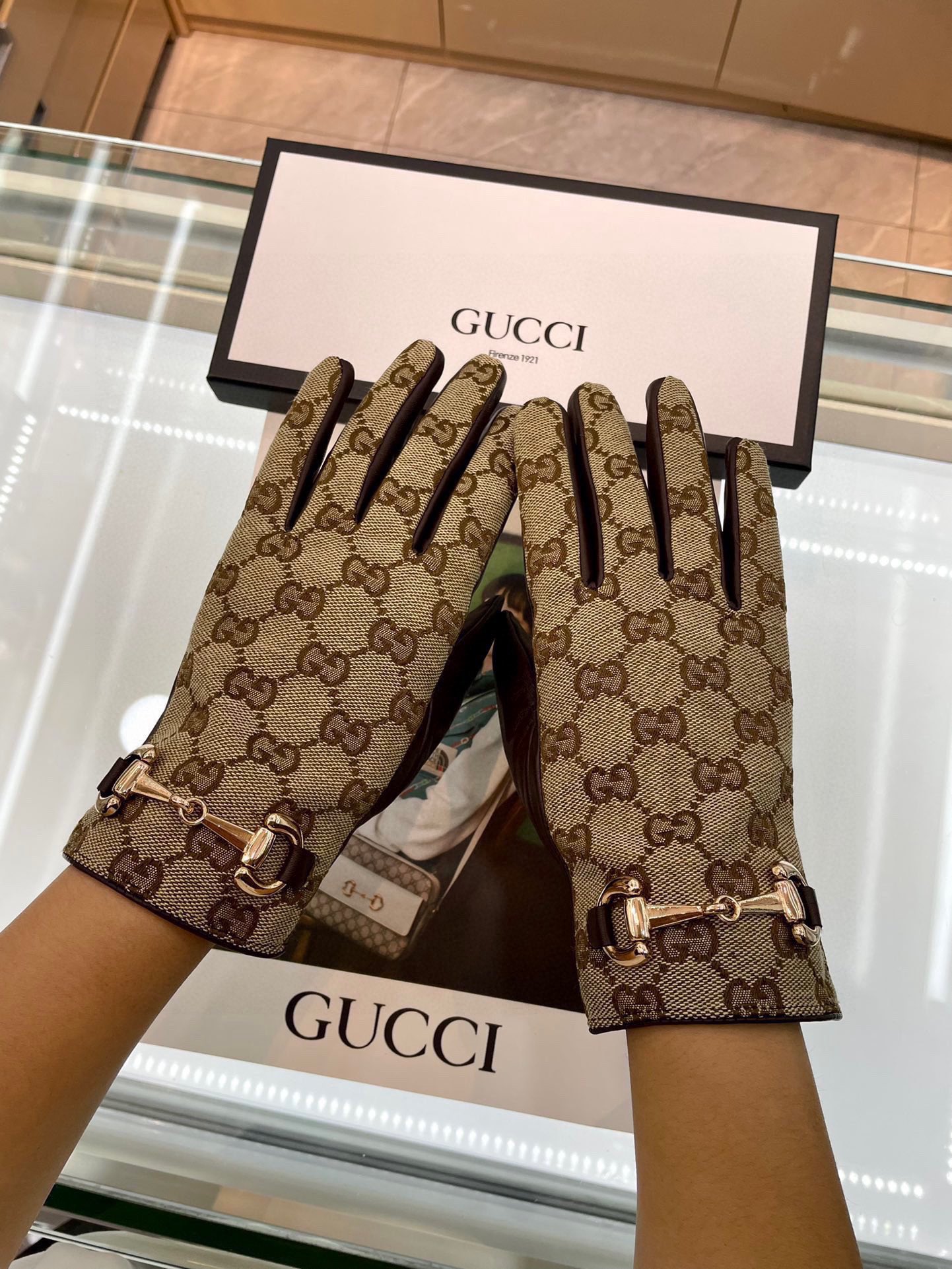 ️Gucci️爆款到顶级原单官网同步女士新款高档羊皮手套百分百选用进口小羊皮内里绒里保暖舒适更佳皮质光泽