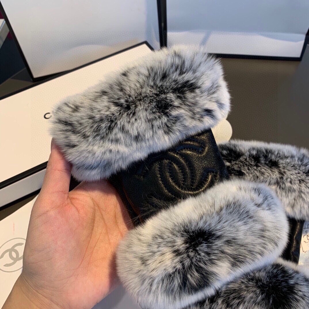 Chanel香奈儿秋冬短款双懒兔毛手套值得对比同款不同品质秒杀市场差产品进口一级羊皮懒兔毛内里加绒经典不