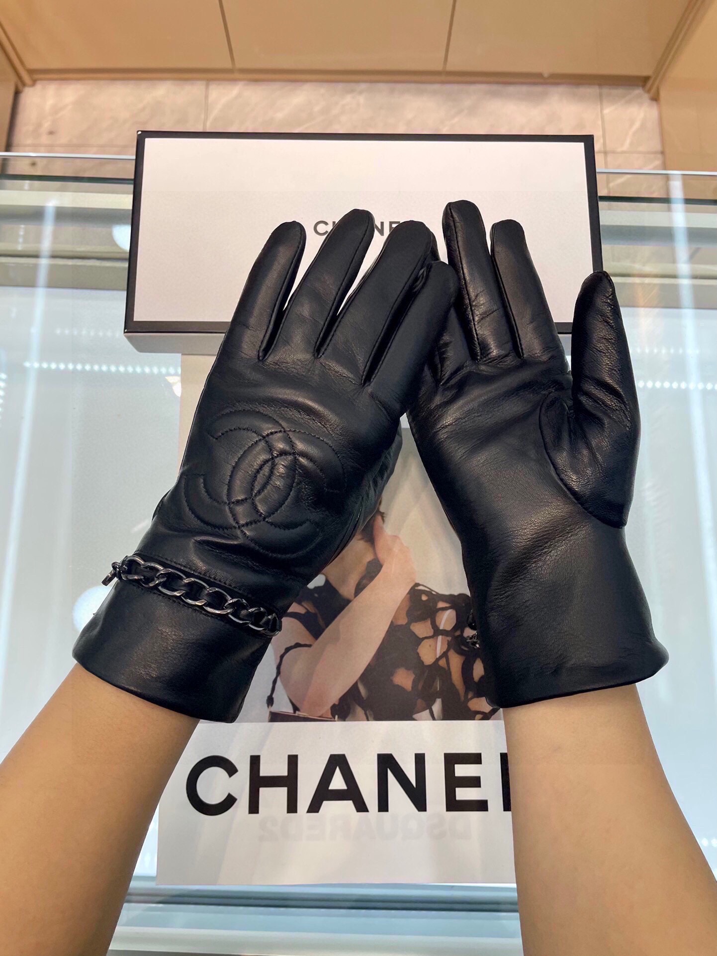 ️Chanel爆款到顶级原单官网同步女士新款高档羊皮手套百分百选用进口小羊皮内里羊丝里皮质光泽鲜亮饱满柔