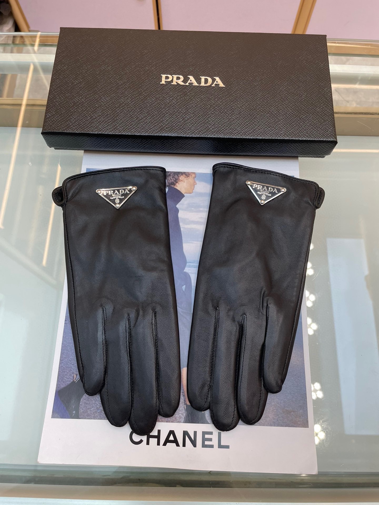 ️普拉达新款女士手套一级羊皮皮质超薄柔软舒适特显手型质感超群码数ML