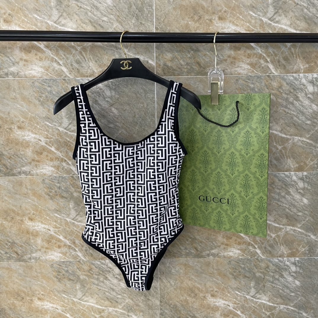巴尔曼新款连体泳衣适合多种场景的游泳衣️海边游泳池温泉水上乐园漂流都可以内搭也完全可以连体设计遮肉显高挑