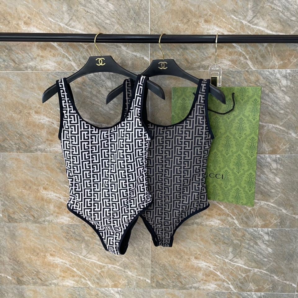 巴尔曼新款连体泳衣适合多种场景的游泳衣️海边游泳池温泉水上乐园漂流都可以内搭也完全可以连体设计遮肉显高挑