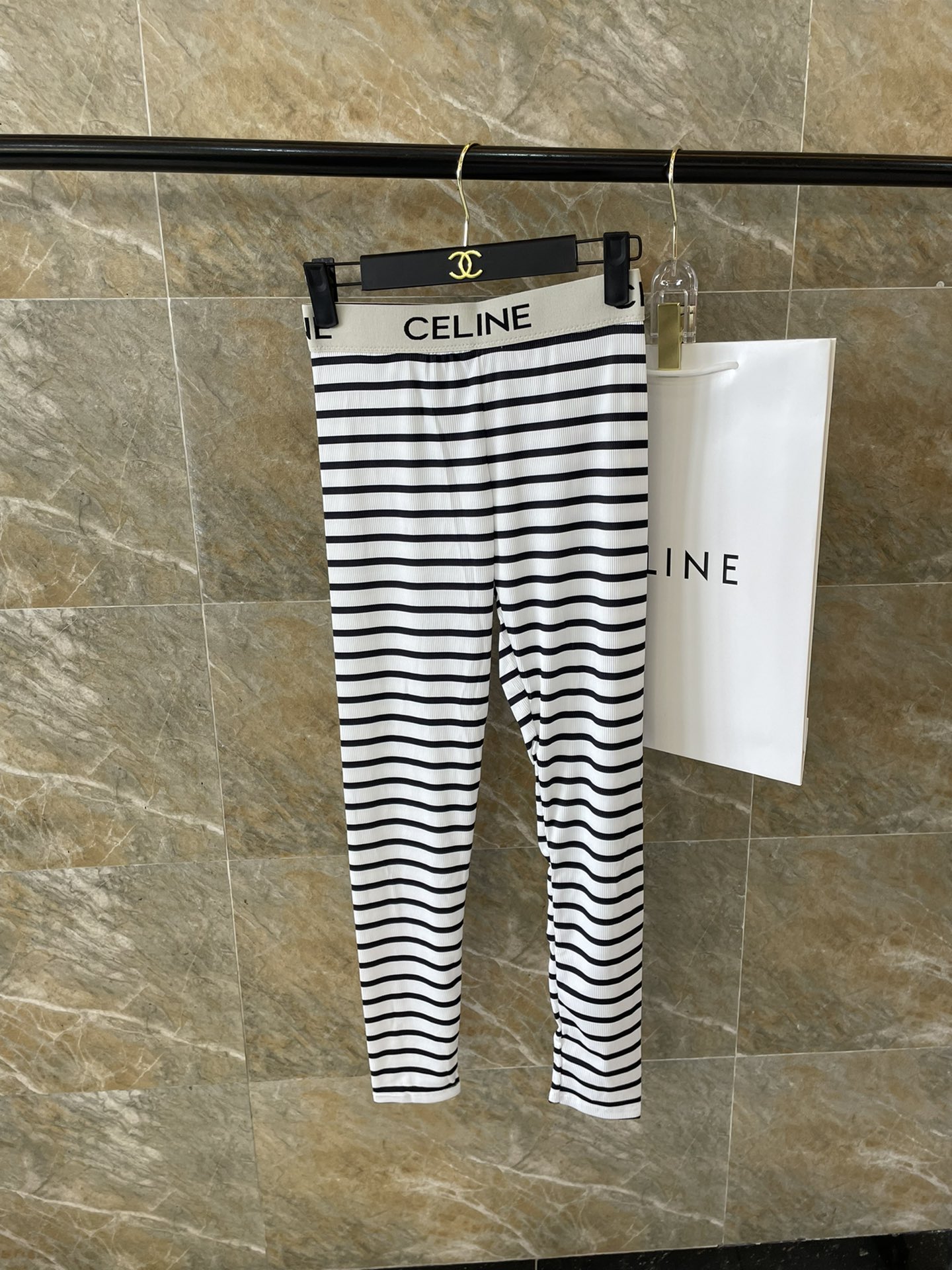 .Celine新款高弹力健身短款瑜伽服运动套装小背心修身提臀显瘦打底裤脚SMLXl