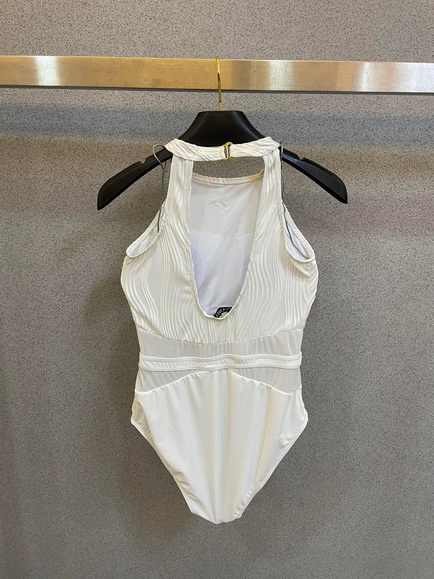 Chanel新款连体泳衣️适合多种场景的游泳衣️海边游泳池温泉水上乐园漂流都可以内搭外穿也完全可以面料透